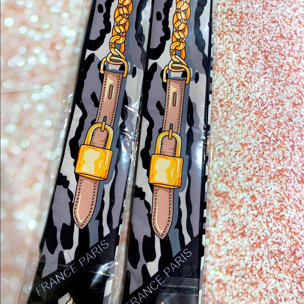 Pair of Bag Twilly Scarf